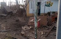 Під ворожий обстріл потрапило селище на Херсонщині. Постраждав чоловік