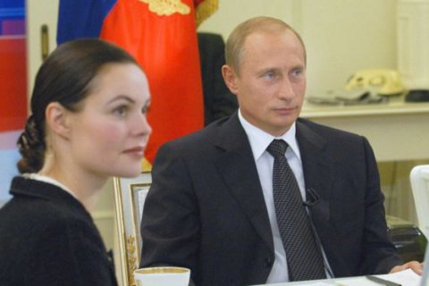 Российский Первый канал за месяц до выборов президента сменил ведущую програмы "Время"