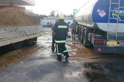 На автозаправке в Винницкой области разлился бензин