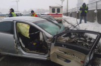 ДТП із 4 автомобілями паралізувало рух через міст Метро в Києві