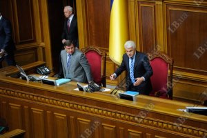 Литвину не понравилось, что Кабмин свалил проблему афганцев на Раду 