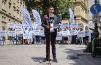 Майже 60% опитаного населення Угорщини підтримує вступ України в ЄС
