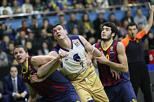Евролига: "Будивельник" проиграл "Барсе" 