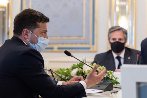 Зеленский и Блинкен согласовали позиции перед разговором Байдена с Путиным 