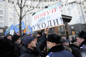 Чернобыльцы - правительству: не заставляйте нас умирать под Кабмином