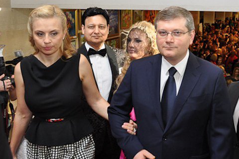 Дружина подарувала Вілкулу 26 млн гривень