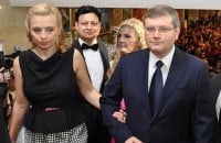 Жена подарила Вилкулу 26 млн гривен
