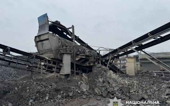 Нацполіція повідомила нову підозру у справі про незаконне видобування 105 тис. тонн корисних копалин 