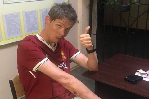 Киянин забрав додому відіспатися п'яного фаната "Ліверпуля"