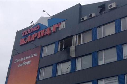 В Мукачево по торговому центру выстрелили из гранатомета