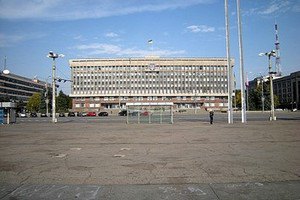 Жовтневу площу в Запоріжжі перейменували на площу Героїв