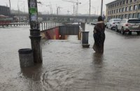 Зливостоки не на часі. Чому Київ регулярно підтоплює