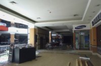 Владельцы магазинов в кенийском ТЦ обвинили силовиков в мародерстве
