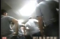 Автора скандального видео о пытках в грузинской тюрьме задержали 