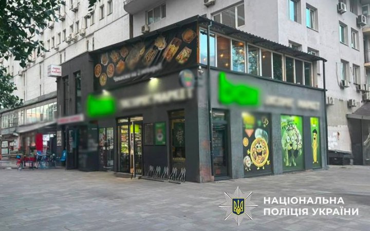 Повідомлено про підозру киянину, який без дозволу збудував двоповерхове приміщення і здавав його в оренду під магазин