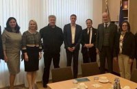 Порошенко зустрівся із послами "Сімки" та ЄС