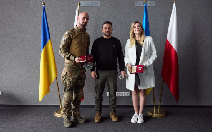 Зеленський у Любліні подякував полякам і нагородив волонтерів (оновлено)
