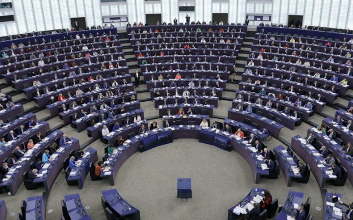 Європарламент закликав ЄС притягнути до відповідальності винних у депортації українських дітей