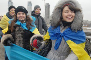 Более трети украинцев хотели бы родиться в другой стране