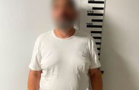 Поліція затримала киянина, який вкрав у сусіда сейф із грошима і закопав його в лісі