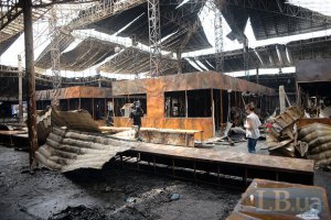 В Одессе горел строительный рынок