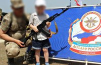 Росіяни змушують учнів Маріуполя ставати "юнармійцями", а в Бердянську шукають порожні квартири для мародерства, - ЦПД
