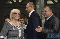 Оппозиция продолжает отрабатывать вариант отказа от мандатов