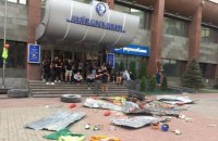 Столкновения из-за стройки на Святошино переместились под офис "Киевгорстроя" (обновлено)