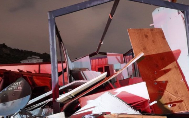 ​Турецькою Анталією пронісся торнадо: загинули 4 людей