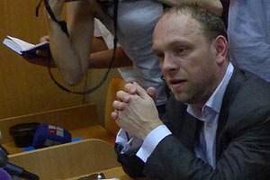 Власенко просит объединить все дела против Тимошенко в одно 