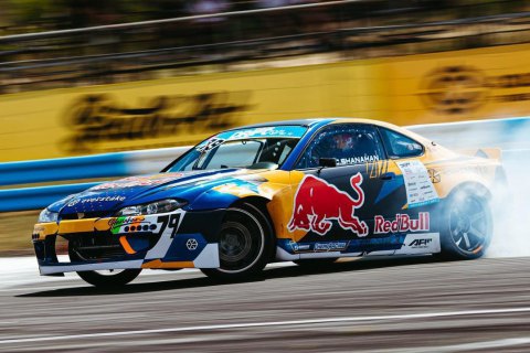 Red Bull извинился за дрифт на Софийской площади