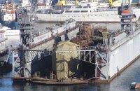 Возле оккупированного Севастополя затонул плавучий док со списанной подлодкой (обновлено)