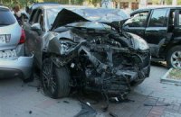 "Гонщик" на Porsche Cayenne устроил масштабное ДТП в центре Киева