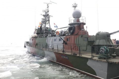 Министры иностранных дел Дании, Чехии и Украины посетили корабль морской охраны в Мариуполе