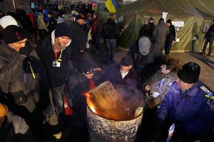 ​На Евромайдане в Киеве возник конфликт (исправлено)