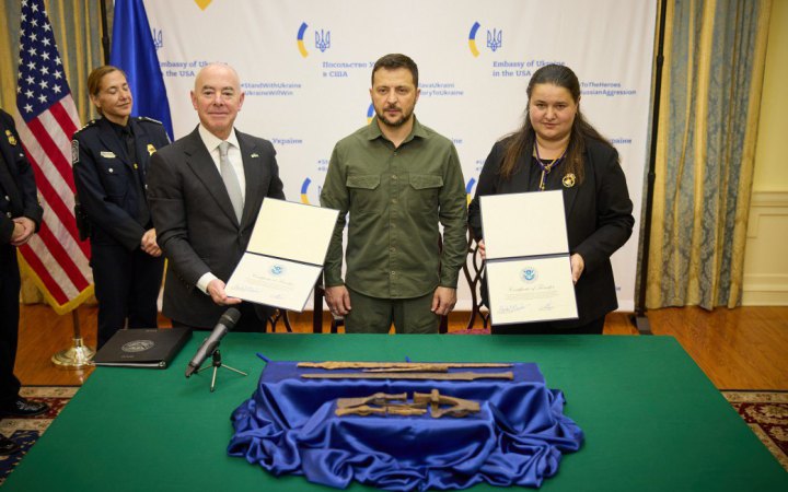 США повернули Україні культурні цінності, викрадені російськими загарбниками з тимчасово окупованих територій
