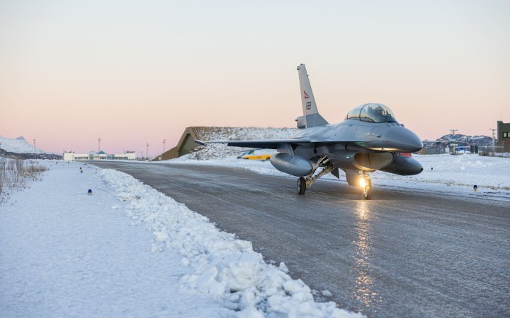 У Данії приземлилися норвезькі винищувачі F-16 для навчання українських пілотів