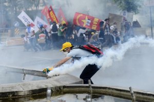 В Стамбуле резко обострилась ситуация между митингующими и властями