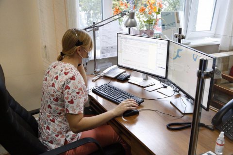 З цього тижня в Україні починають щепити сімейних лікарів