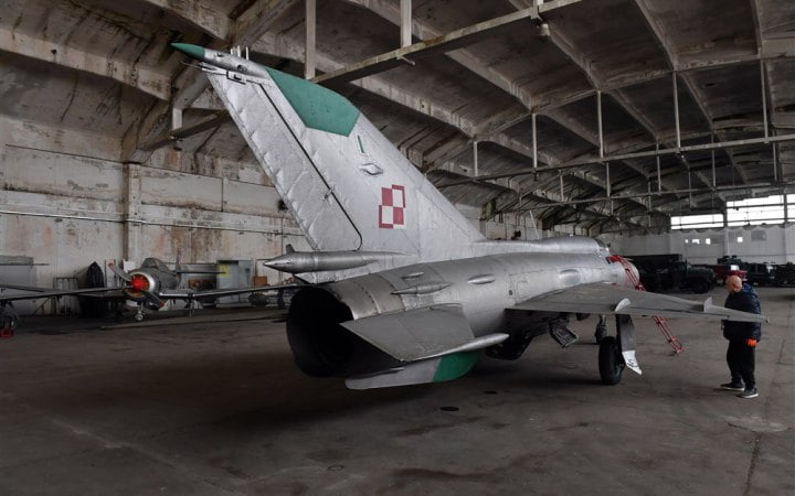 Польща піднімала військову авіацію через ракетний обстріл України