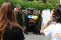 Звістка про втрату: як сім’ї отримують повідомлення про загибель рідної людини на війні і що з цим не так