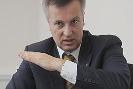 Наливайченко: Если милиционеры стоят на митингах с дубинками, значит – для задержания преступников нет кадров