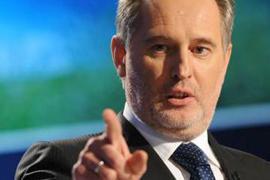 Азаров с Фирташем будут контролировать налоговую реформу