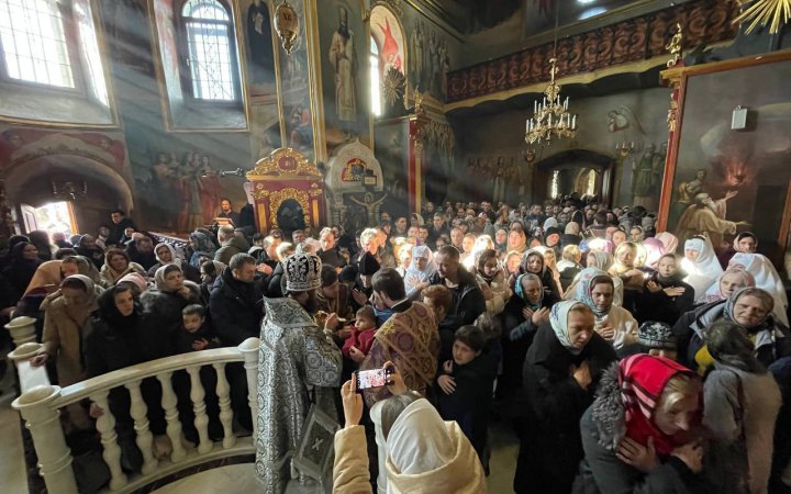 УПЦ МП таки залишилась у Києво-Печерській лаврі й проводить службу