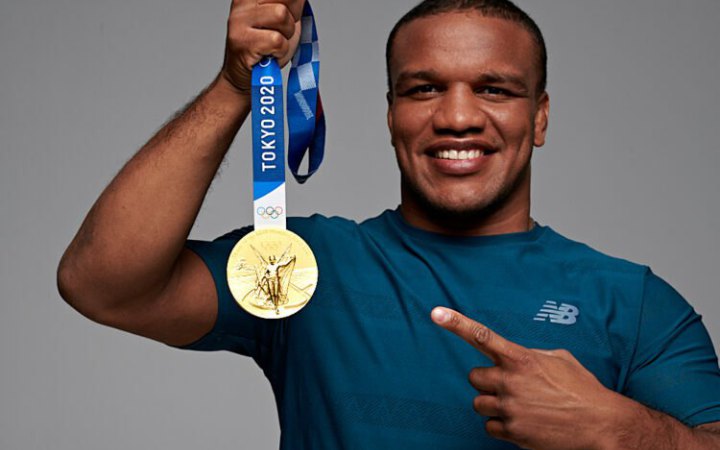 Наші спортсмени повинні бути на Олімпіаді, піднімати український прапор, а росіяни – сидіти вдома, - Беленюк