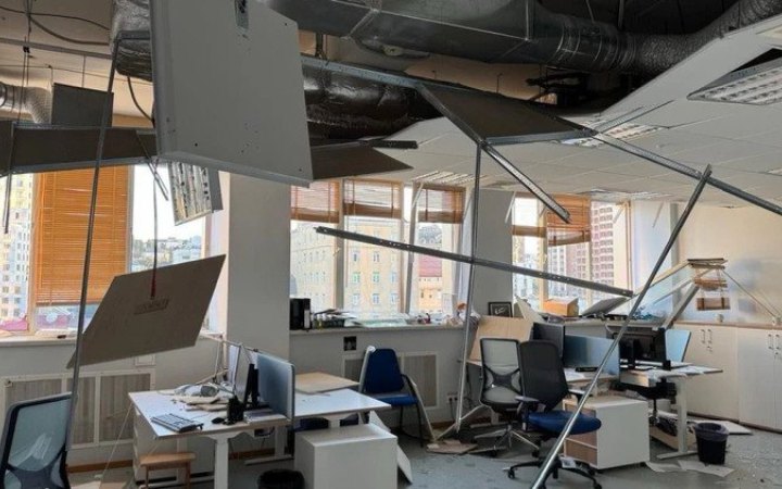 Після нічної комбінованої атаки в Києві пошкоджень зазнали будівлі British Council та Делегації ЄС