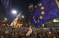 У Грузії люди збираються на новий мітинг біля парламенту