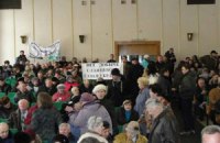 Жители Славянка не захотели слушать представителя Shell