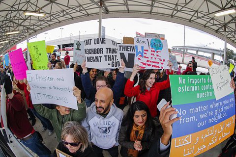 Генпрокурор штата Вашингтон намерен подать иск против указа Трампа