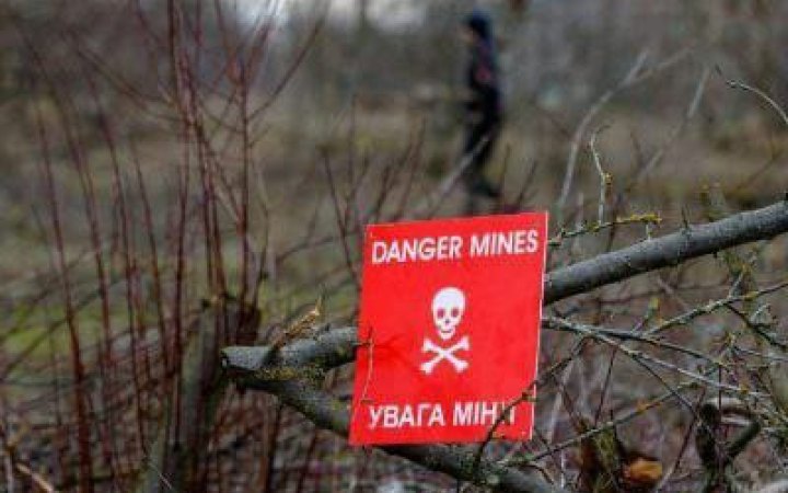 У Харківській області тракторист підірвався на міні